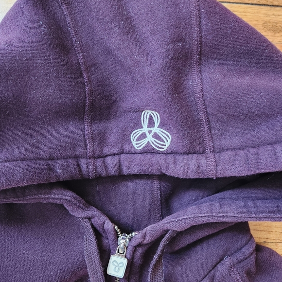 ▪︎SOLD ▪︎TNA Zip Up Hoodie - Picture 2 of 4